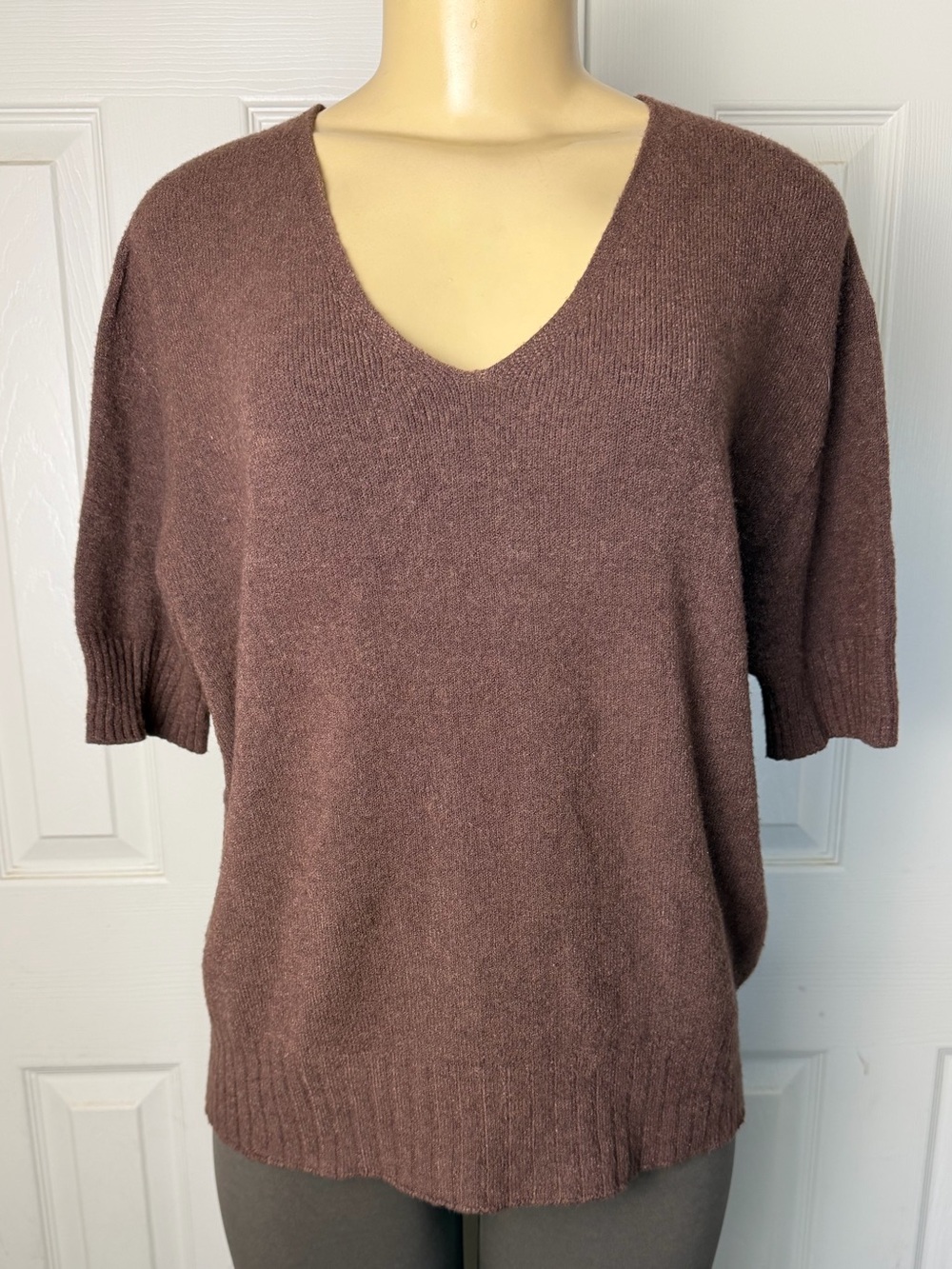 Milio Milano Italian V-Neck short Sleeve brown knit sweater- sz xs / small